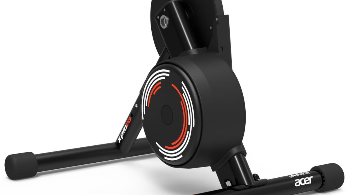 Test of the Xplova Noza S roller trainer | TOUR