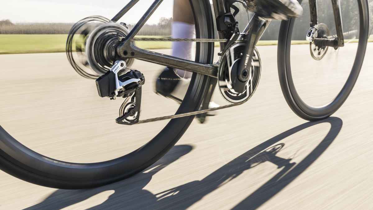 SRAM Red AXS: First test of the new top shifting group | TOUR