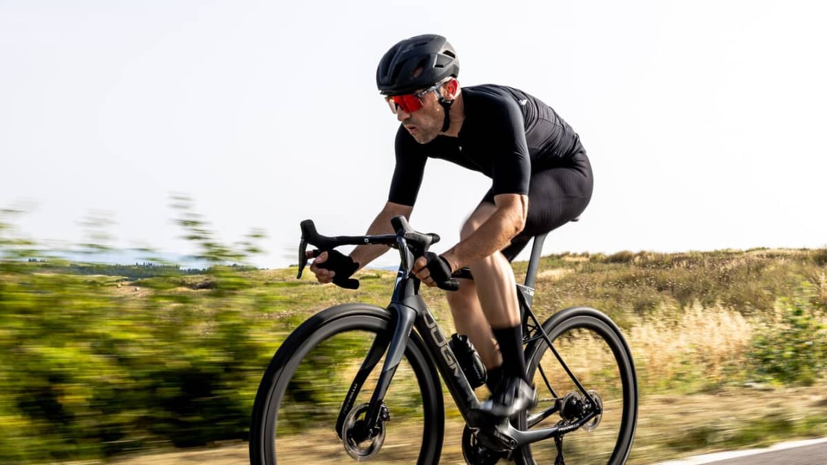 Pinarello Dogma X: the most expensive marathon racing bike in the world ...