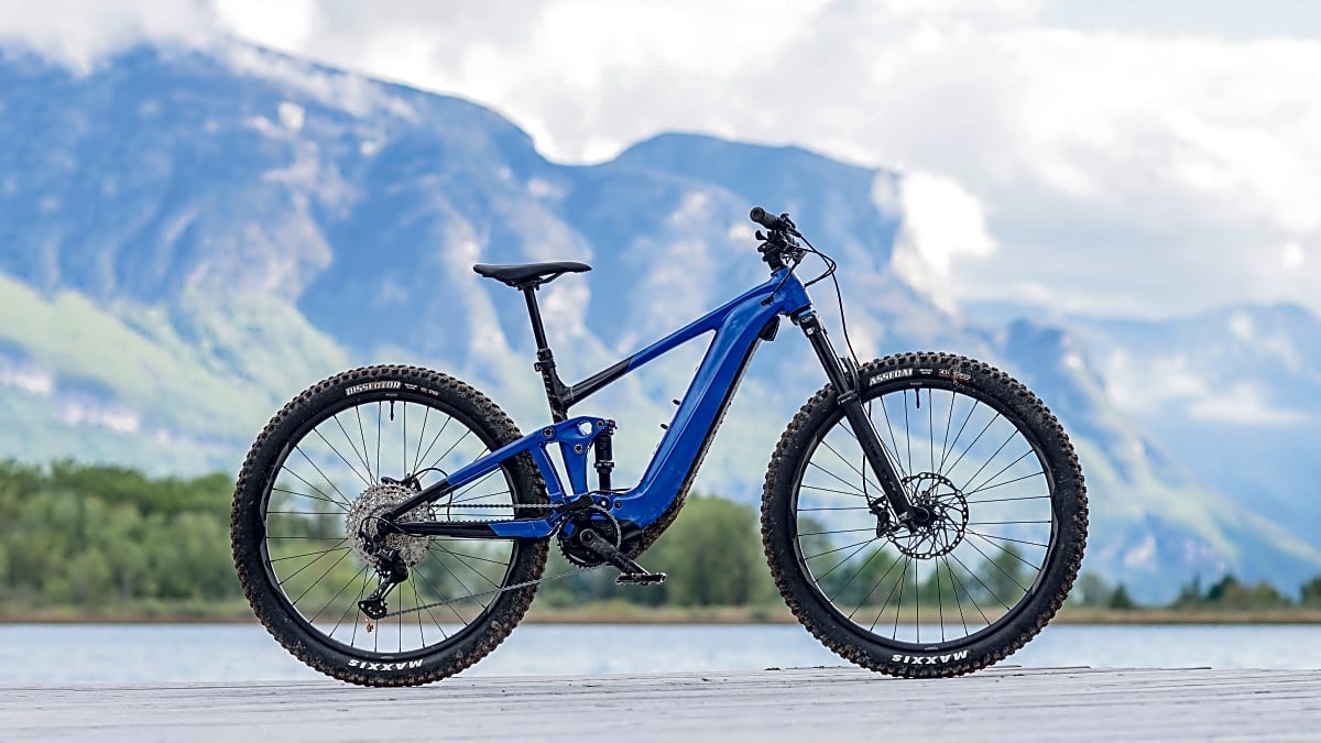 Test AllMountainEBikes 2022 Giant Trance X E+ 2 im EMTBLesertest