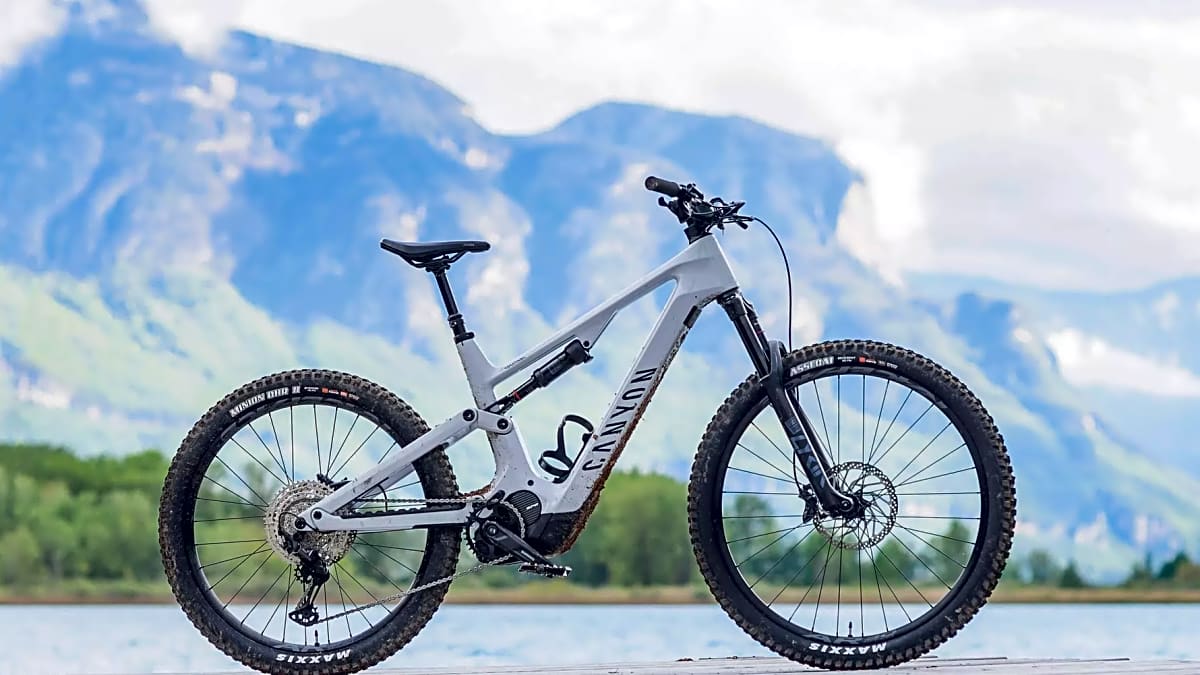 Test AllMountainEBikes 2022 Canyon SpectralOn CF 7 im EMTB