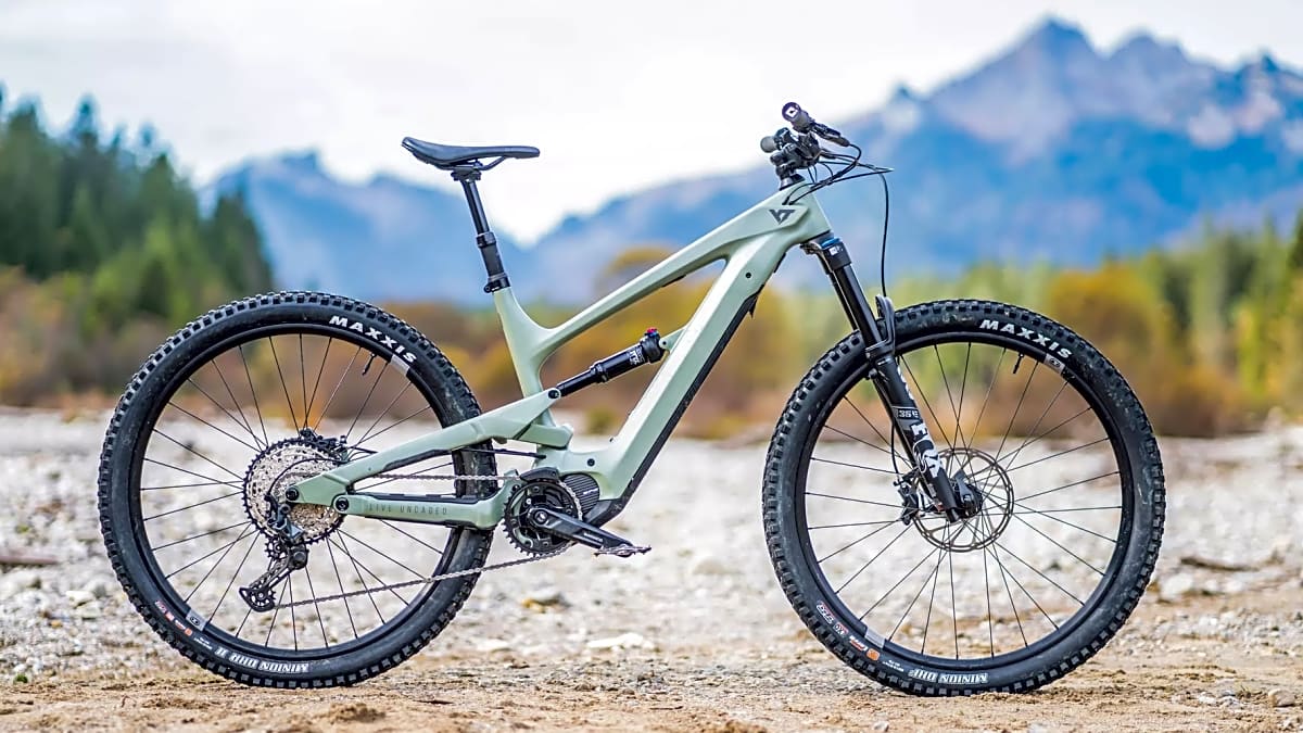 Test All Mountain EBikes 2023 YT Decoy 29 Core 3 BIKE