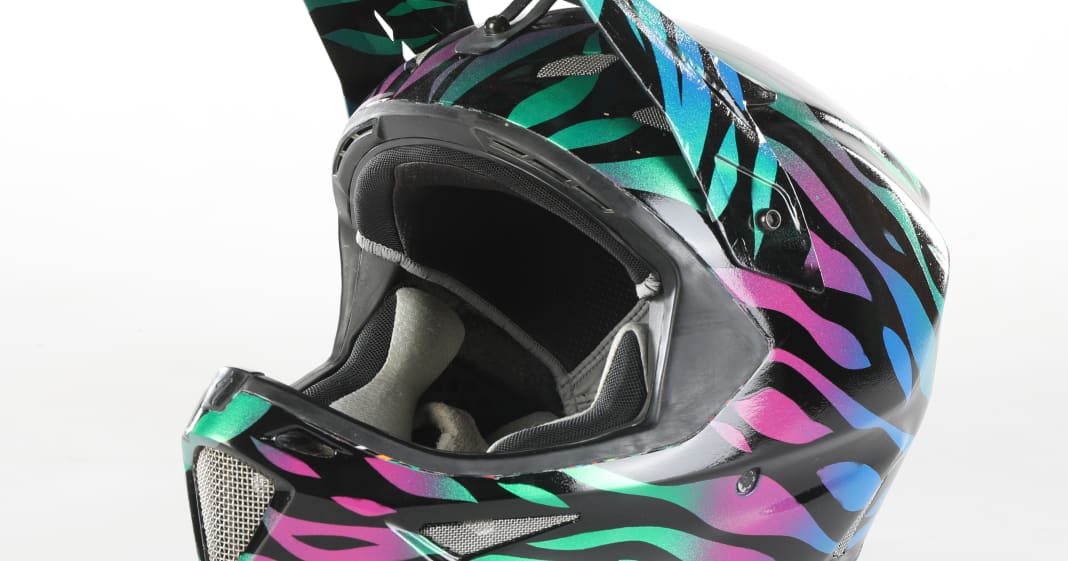 Do it yourself Helm lackieren Alten Helm neu designen Tutorial BIKE