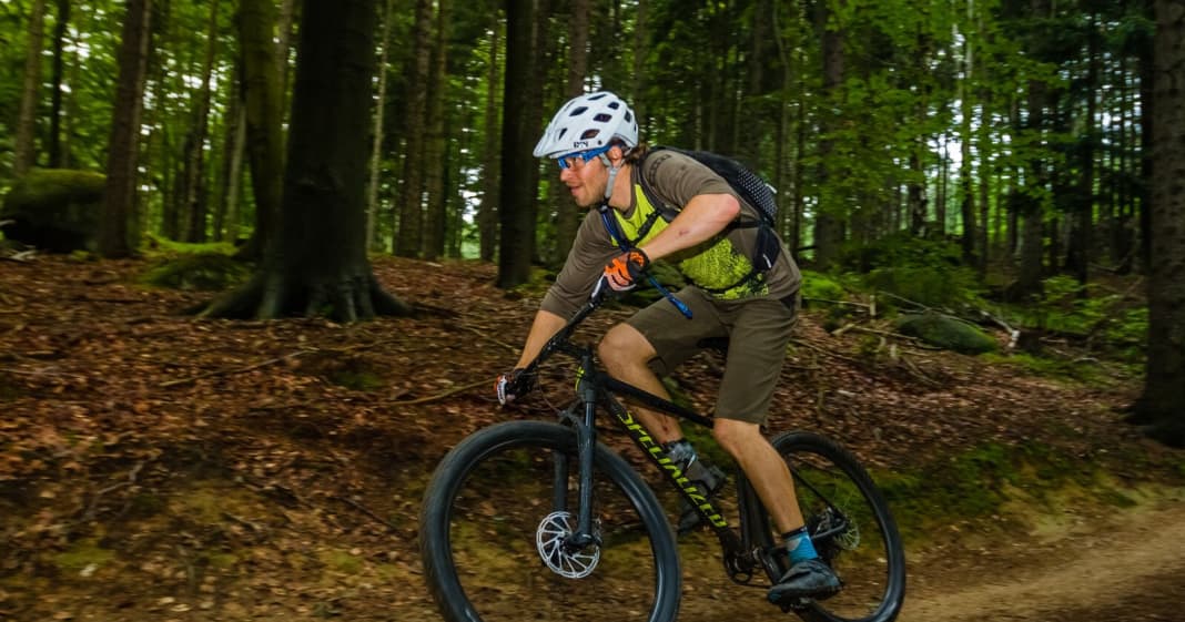 Alu Hardtail Specialized Chisel Expert im Test BIKE