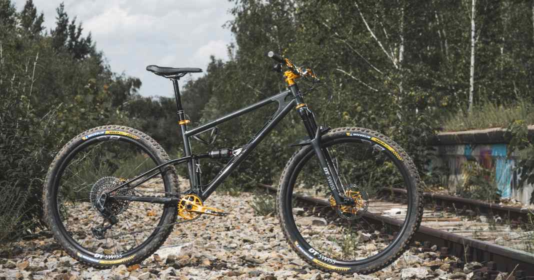 Das extravagante Downcountry-Bike Mini Murmur von Starling im Test | BIKE