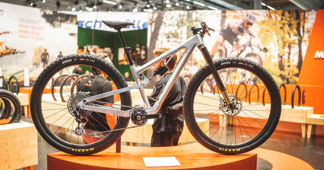 Riesen-Reifen: 32-Zoll-Laufräder rollen im MTB Cross Country | BIKE