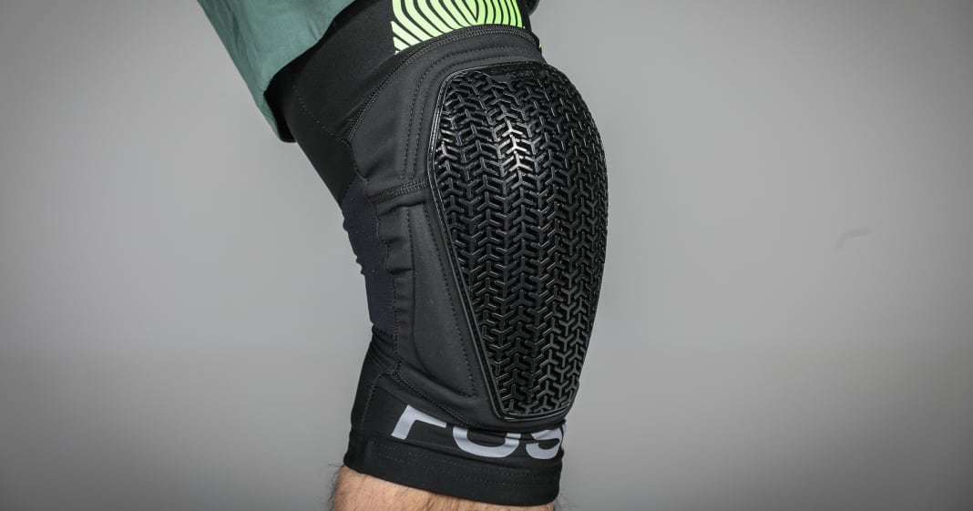 Fuse Omega Pocket Knee Pad: Leichte MTB-Knieschoner im Test | BIKE