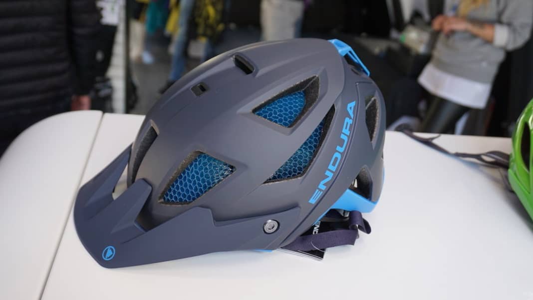 Neuer Helm mit Koroyd Strohhalm Technik BIKE