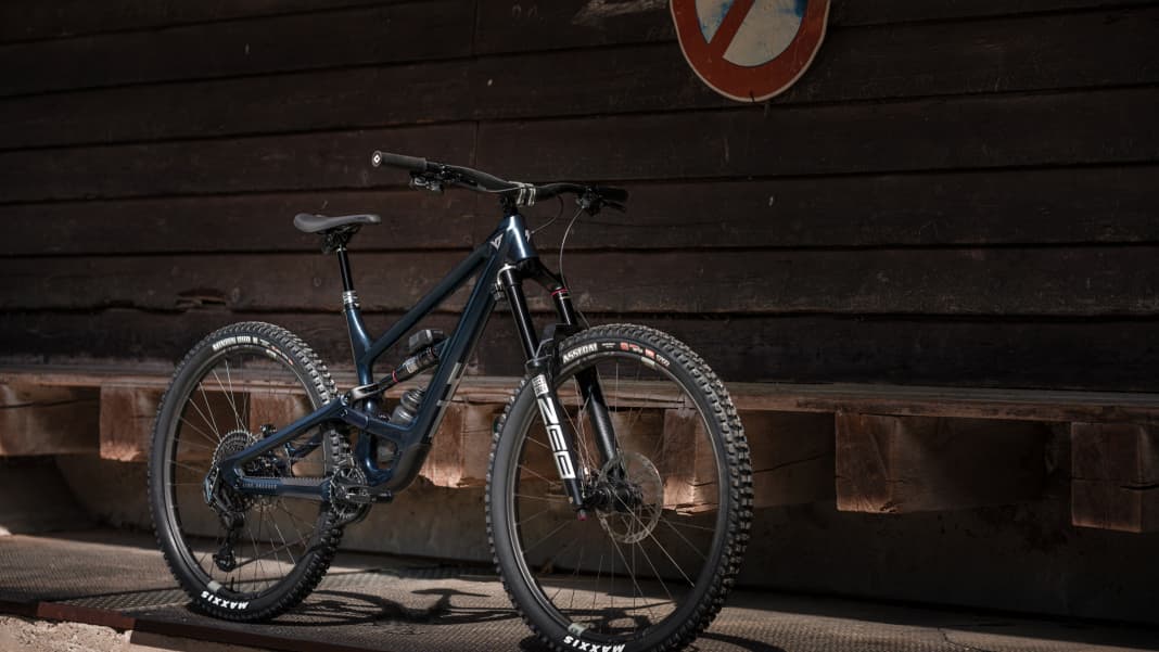 YT Industries Capra Uncaged 12 Neues CarbonFully von YT BIKE