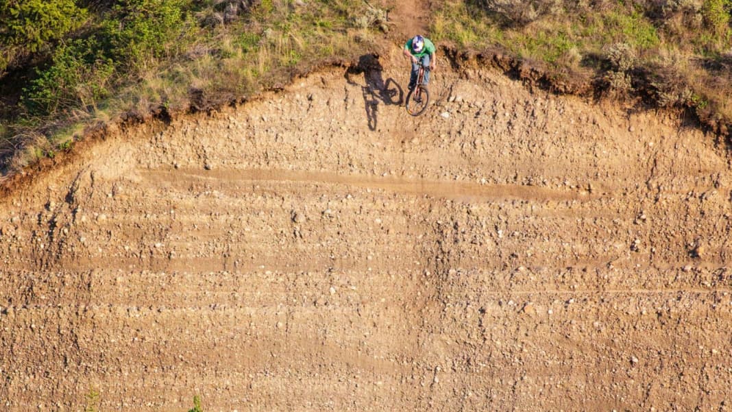 Der Superstunt: Brage Vestavik springt den Jah-Drop | BIKE