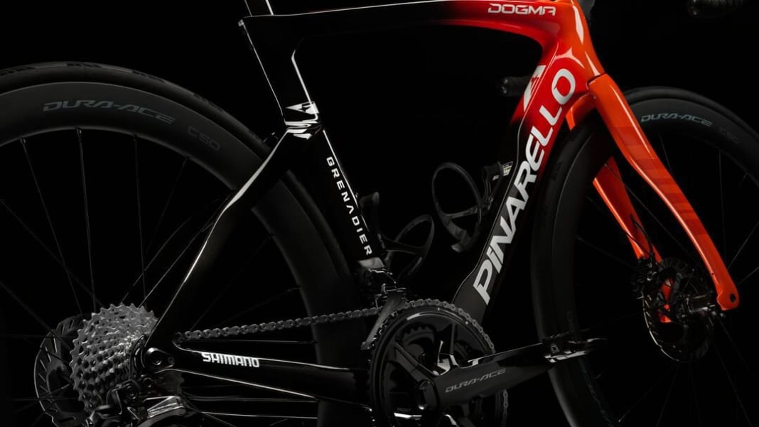 Ineos Grenadiers Pinarello Dogma F 2024 mit neuem Anstrich TOUR
