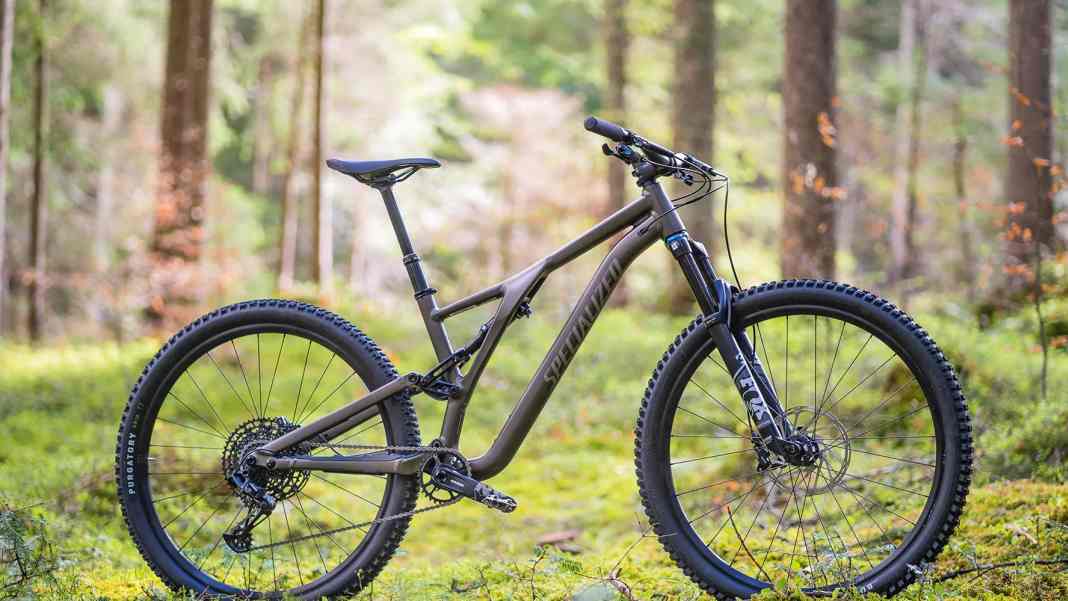 スペシャライズド Stumpjumper Comp Alloy 2022 93322-51_SJ-COMP-ALLOY-GUN-