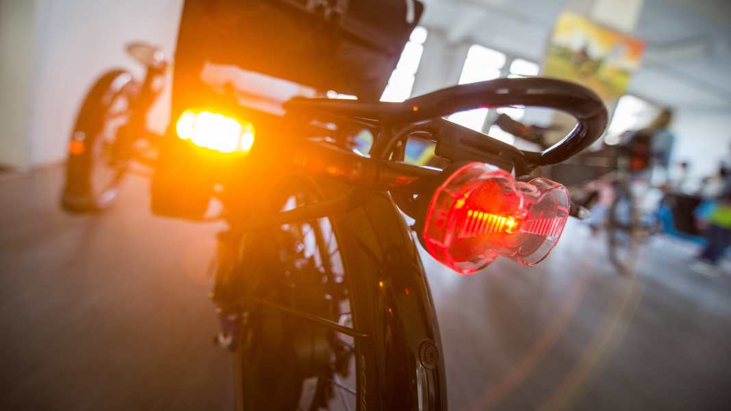 Fahrräder im Straßenverkehr: Bald Fahrradblinker für alle?
