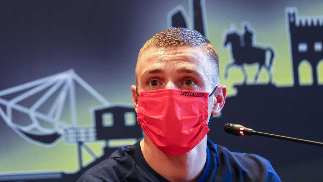Corona fear during the tour: masks are back in fashion
