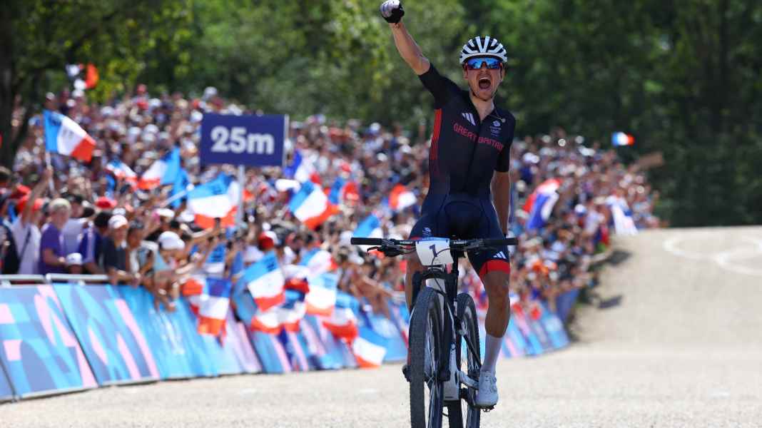 Defekt-Drama & waghalsiges Manöver: Pidcock ist Mountainbike-Olympiasieger