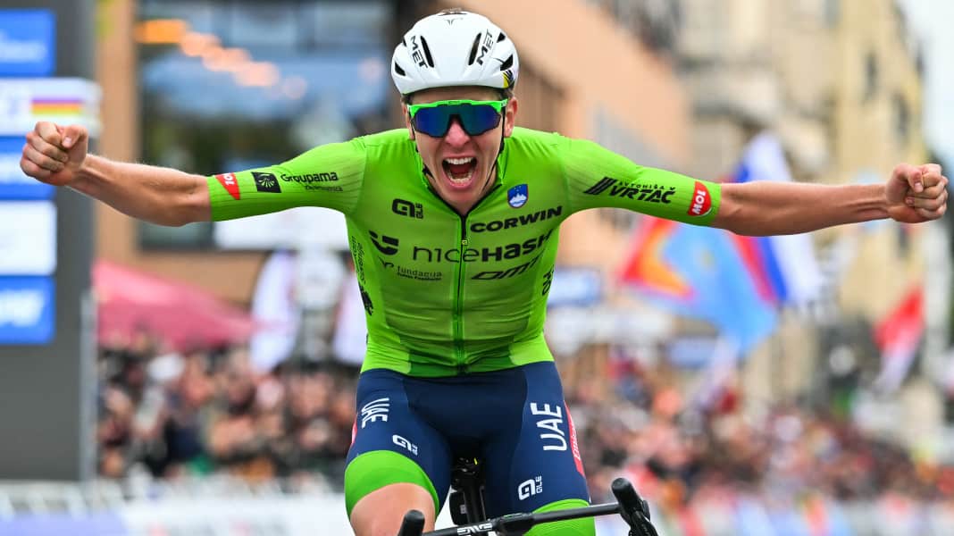 Epic solo: Pogacar crowned world champion