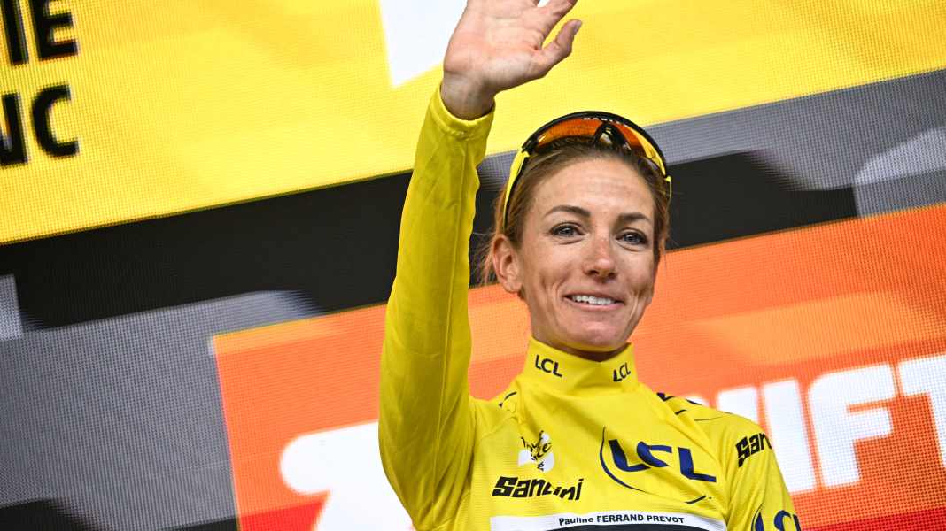 Macron and pizza: "Queen" Ferrand-Prévot redeems cycling nation France