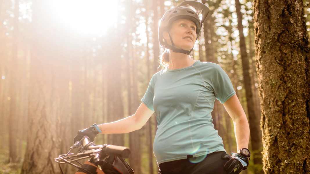 Biken mit Babybauch?: Wie du Schwangerschaft und Fahrradfahren vereinen kannst