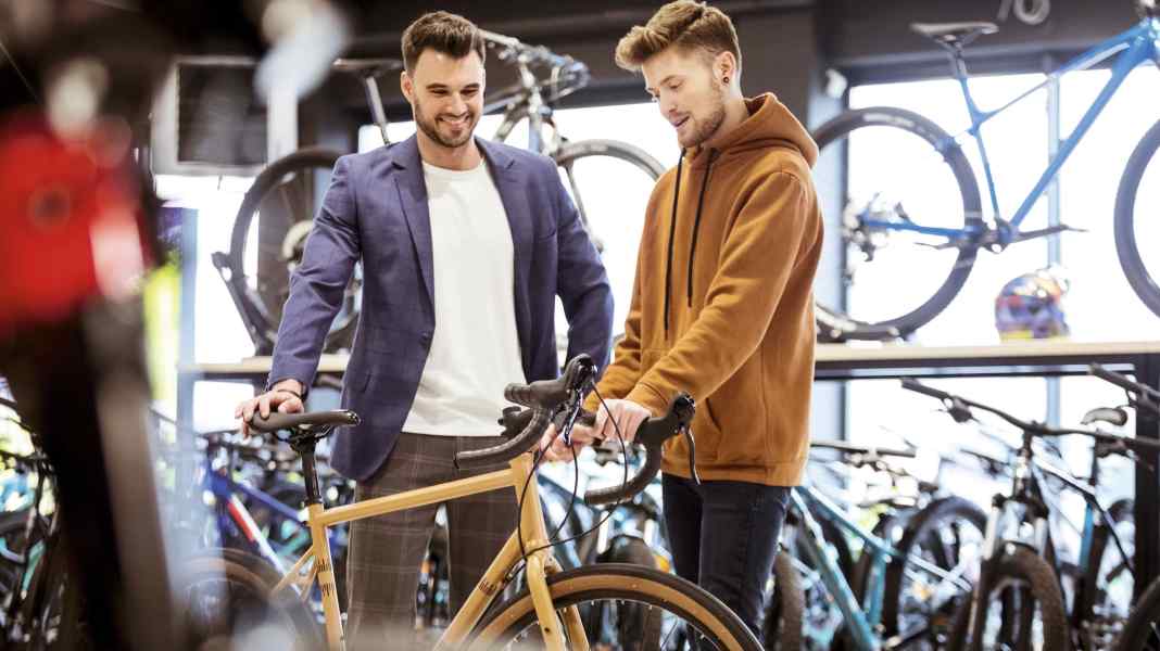 Acheter un gravel bike : Commander en ligne ou acheter en magasin ?