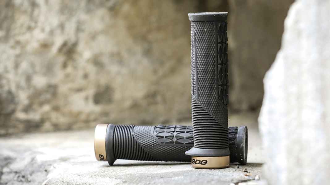 SDG Thrice OC grips in test: More comfort & control on the trail