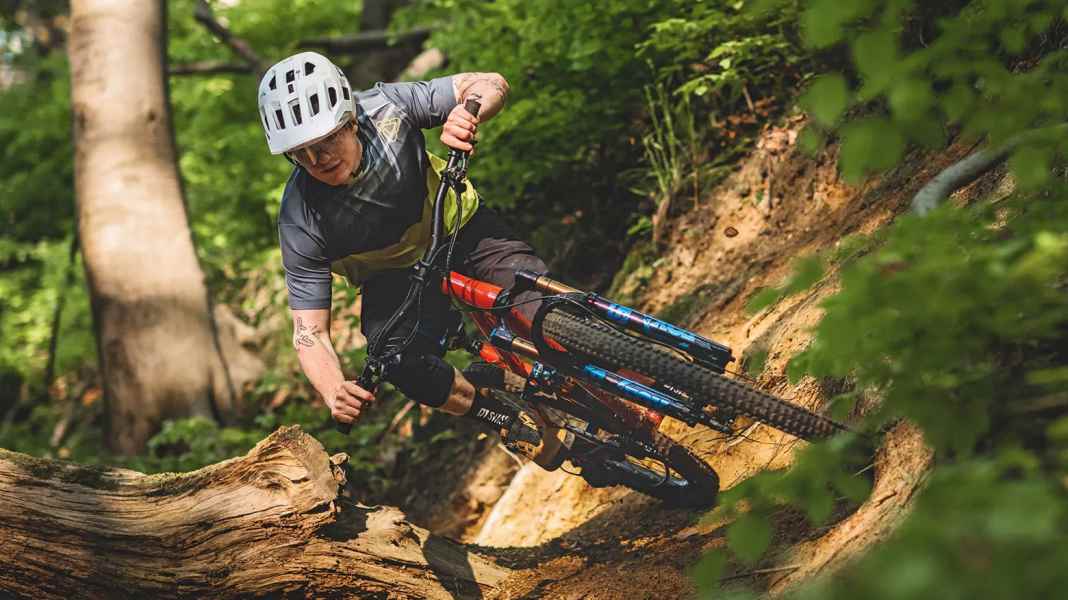 Nicolai Saturn 16 - customised enduro bike in the 2022 novelty test