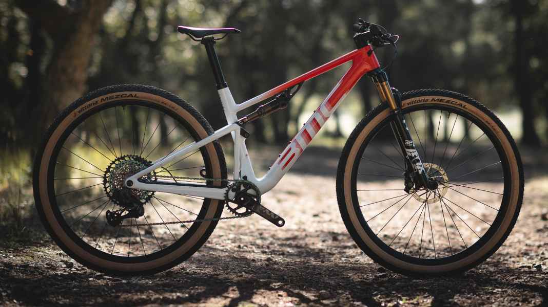 BMC Fourstroke 01: New cross-country race bike with refinements
