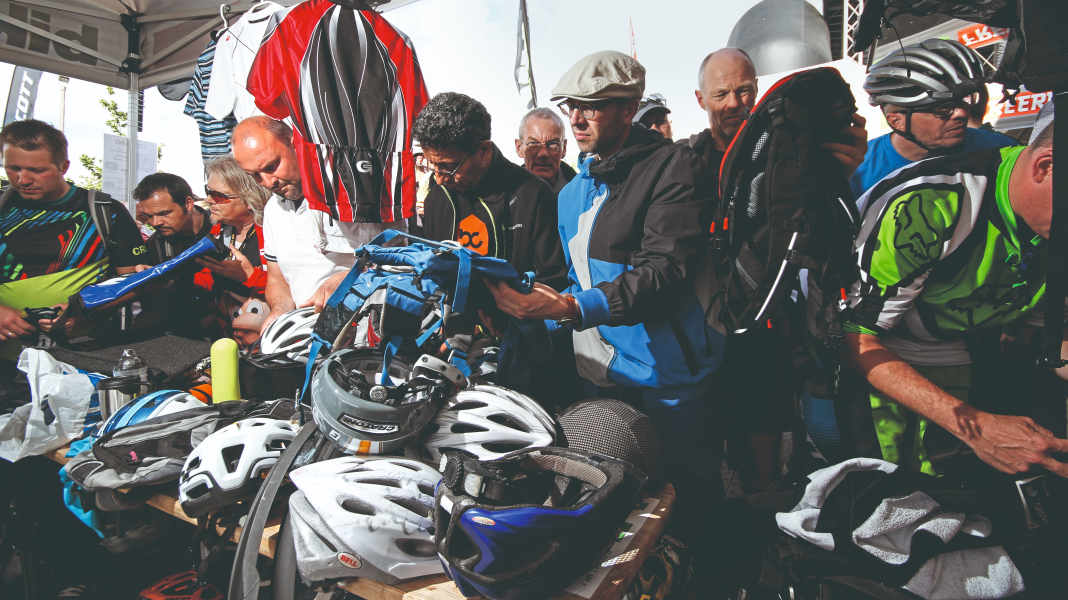 Bicycle clothing: Buy & sell used