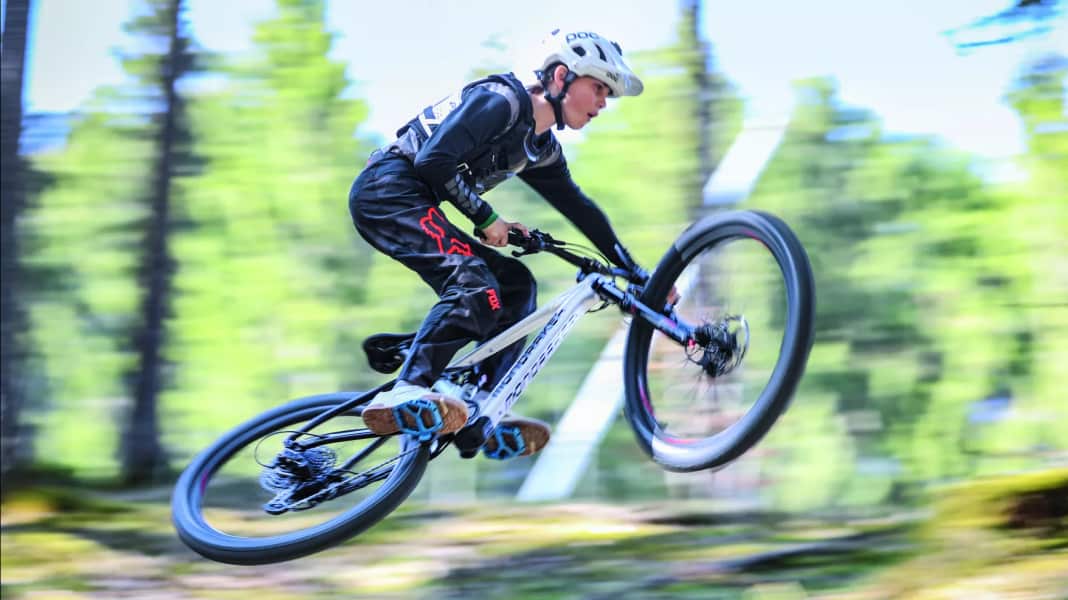 Mondraker F-Play: Children's e-bike in the EMTB test