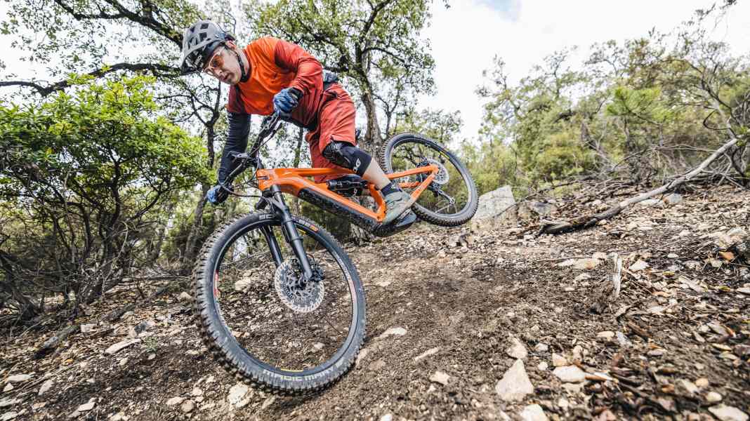 How to: EMTB-Trail-Fahrtechnik #4 - Bremsen mit E-Bike ABS