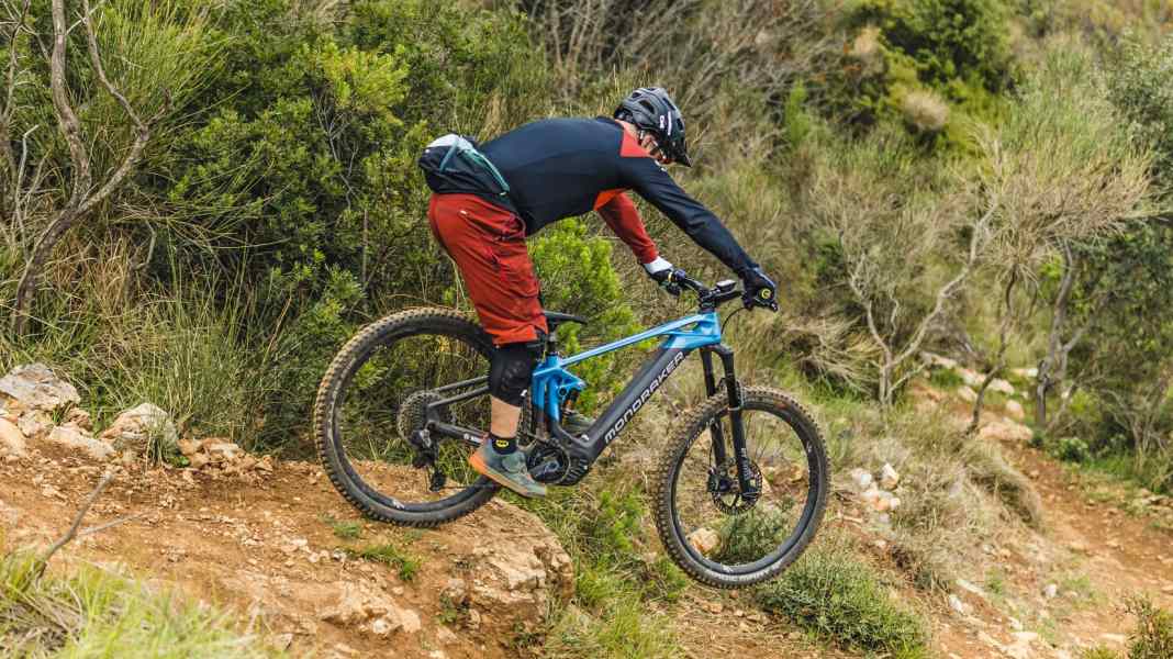 How to: EMTB-Trail-Fahrtechnik #2 - Absätze & Stufen meistern