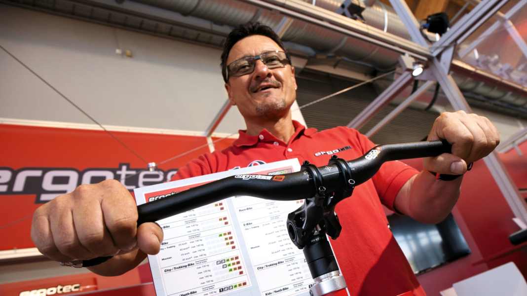 Load distribution on the handlebars