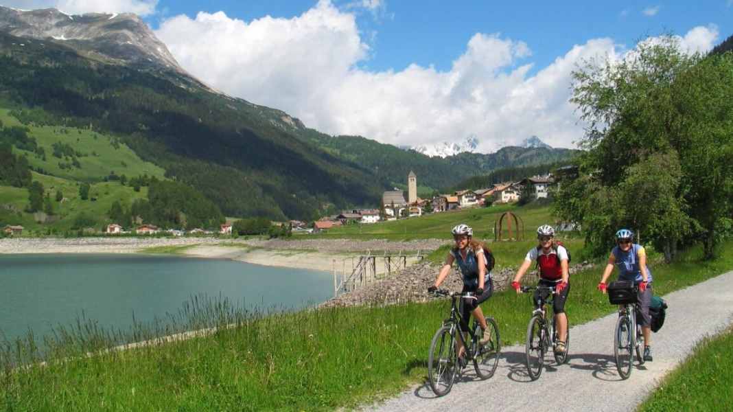 Durchs sonnenreichste Tal der Alpen