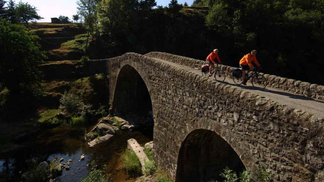 Radeln am Fluss