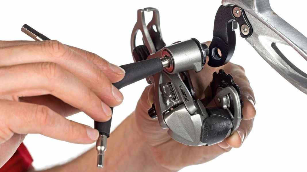 Adjusting the gearstick