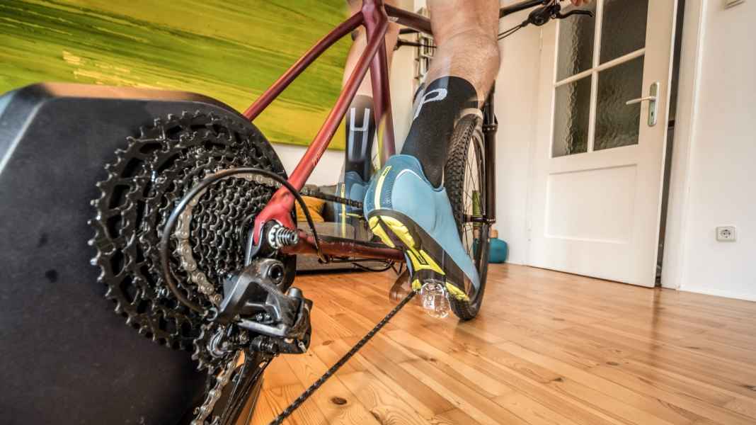 Summit assault in the living room: roller training