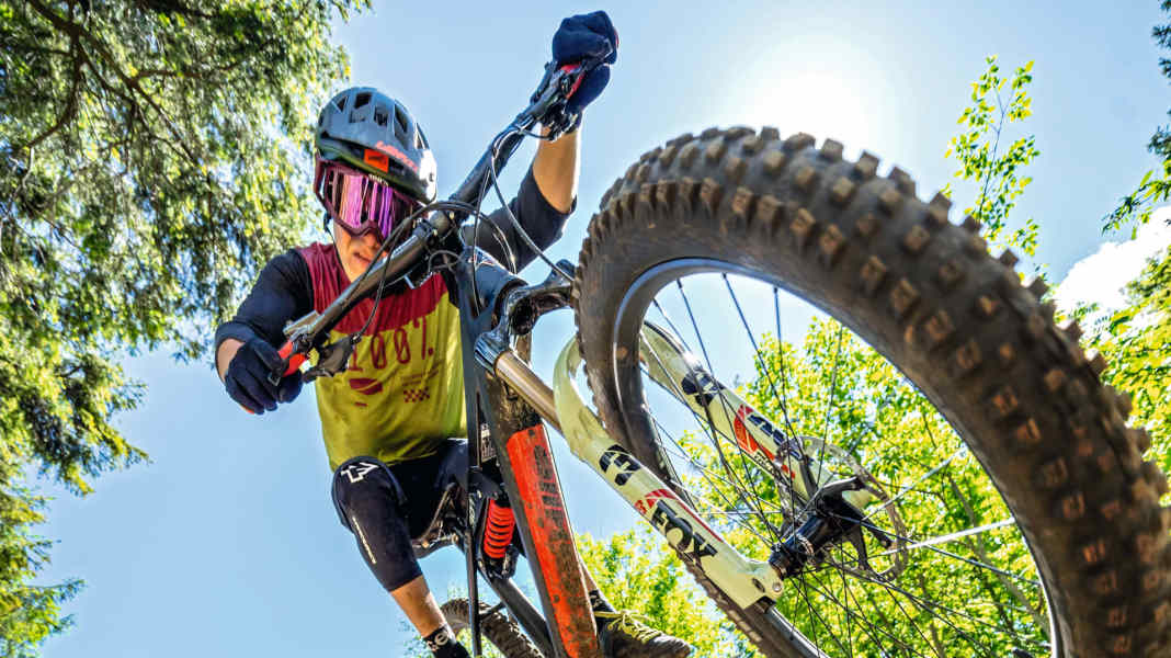 Duel: Fox 38 Factory E-Opt. vs Rockshox ZEB Ultimate 29"