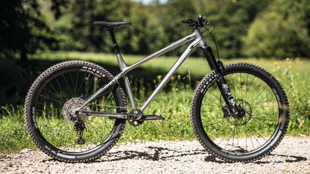 Preis-Leistungs-Kracher: Commencal Meta HT AM
