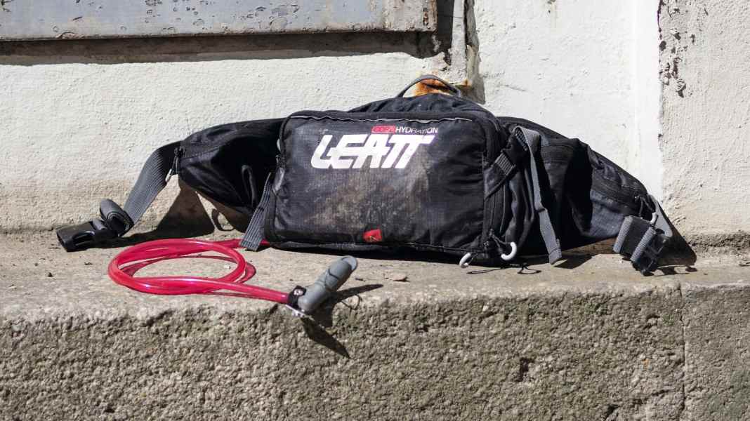 Hip bag: Leatt hip bag with hydration bladder