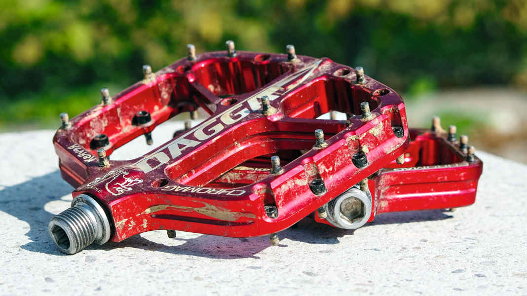 Shin scare: Chromag Dagga pedals