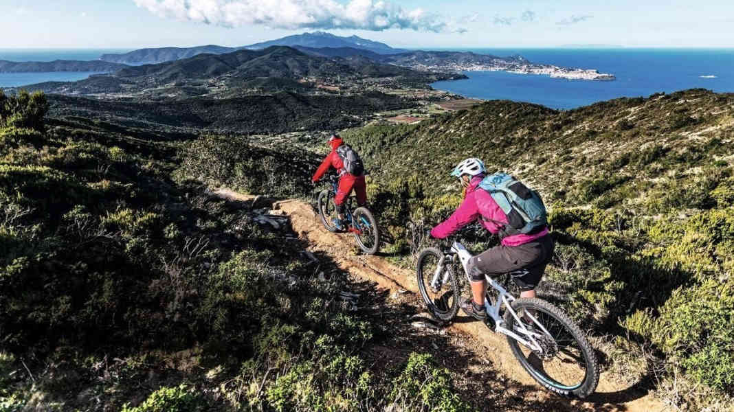 Perfect in spring and autumn: e-MTB tours on Elba