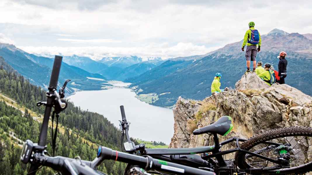 So kommen Sie mit dem E-Mountainbike gut über die Alpen