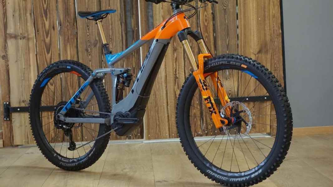 Cube E-MTBs mit Powertube-Akku