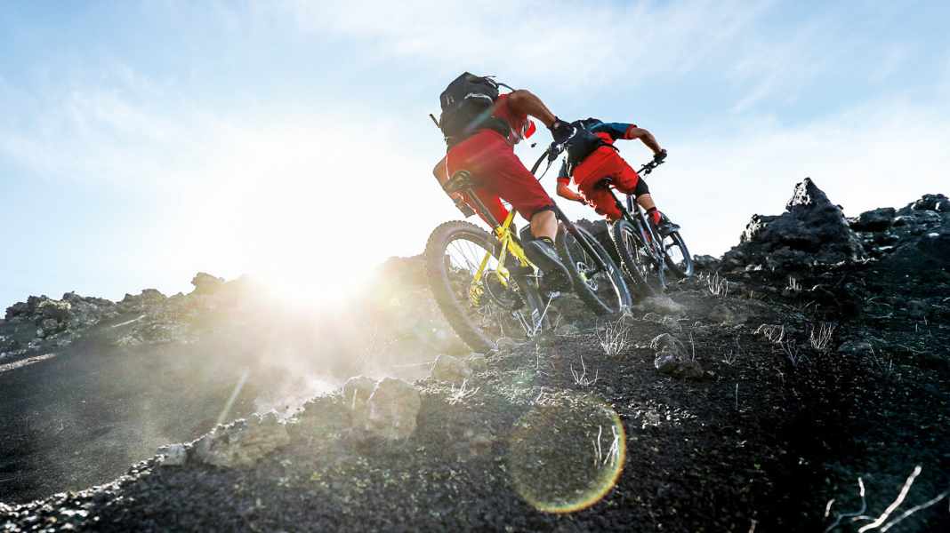 E-MTB riding technique: How to take the steep slope in your stride