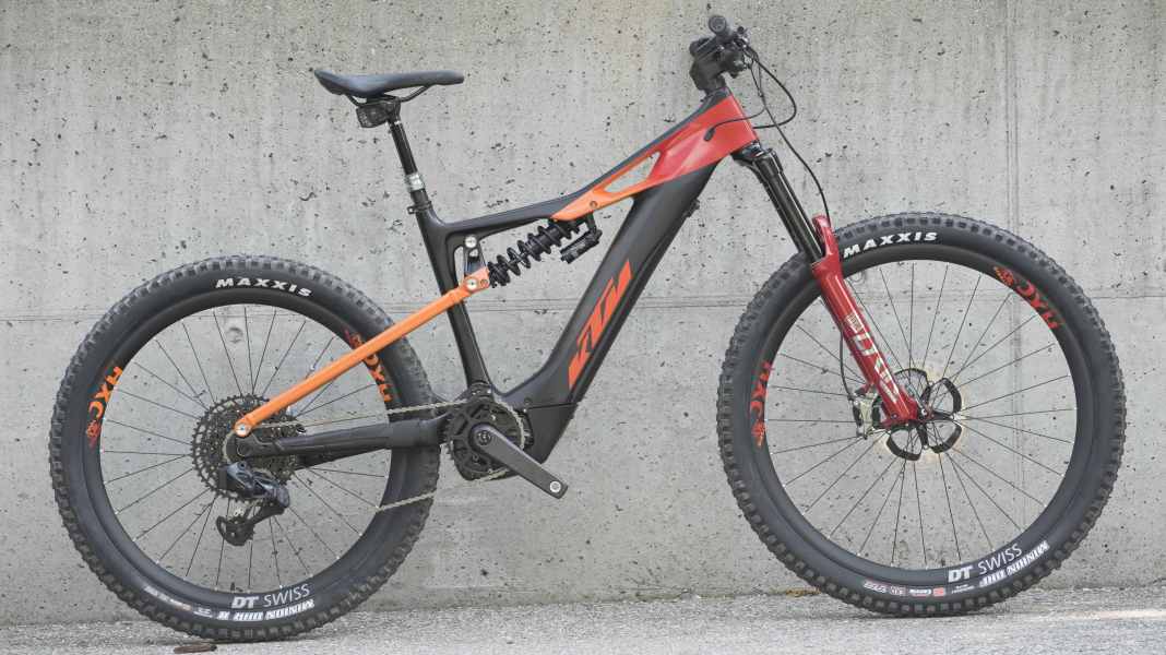 Carbon, viel Federweg, Sportprogramm: Neues von KTM
