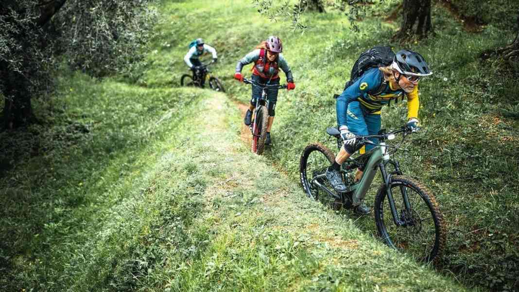 7 E-Touren-Allrounder im Labor- und Praxistest