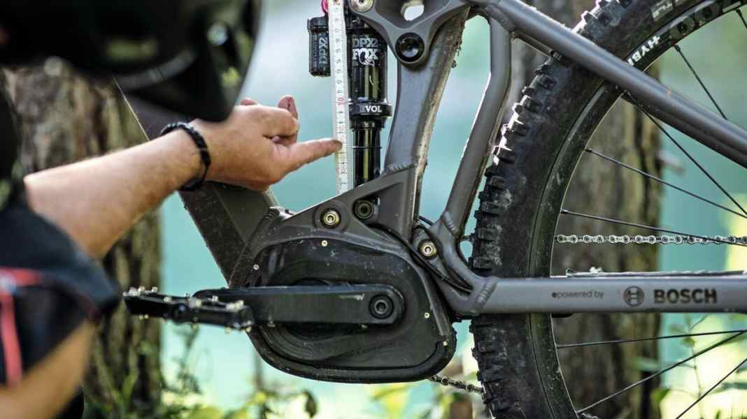 Set up your E-MTB correctly: Cockpit, saddle and suspension