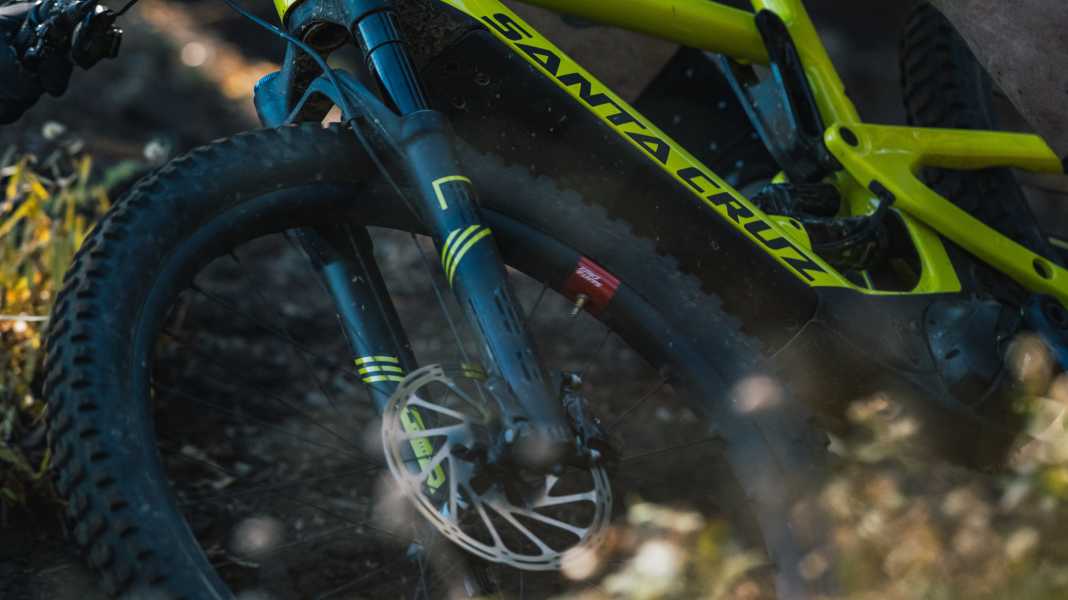 Der Bann ist gebrochen: Santa Cruz zeigt erstes E-MTB