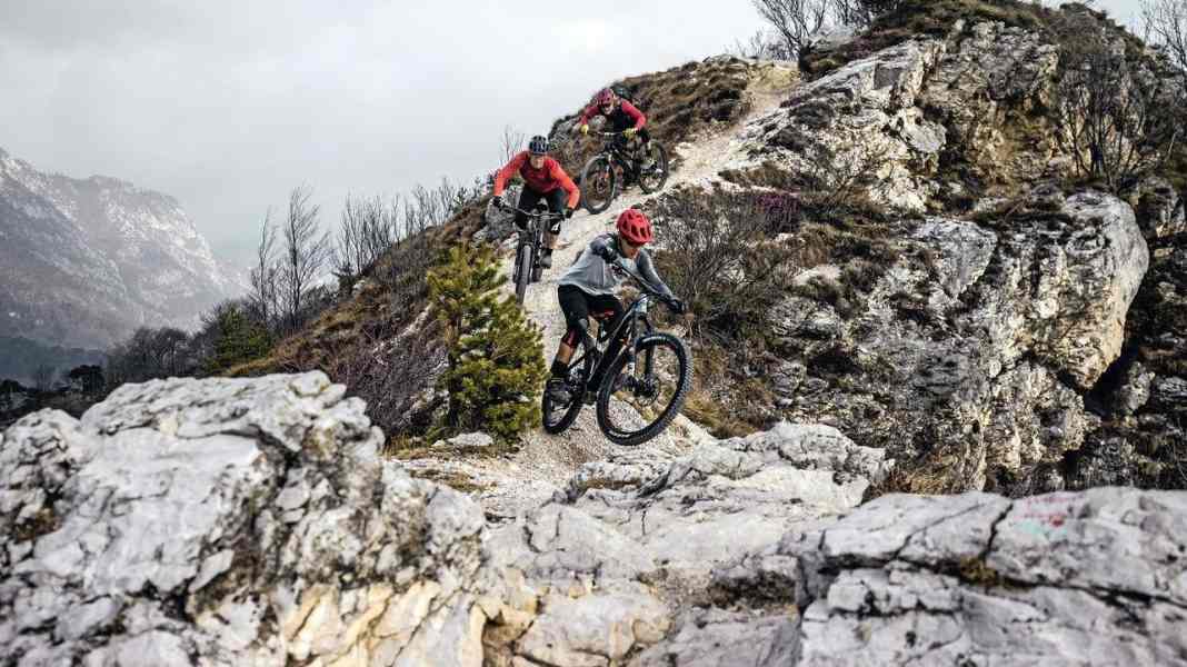 3 kleine E-Bike-Motoren und 3 leichte E-Mountainbikes im Test