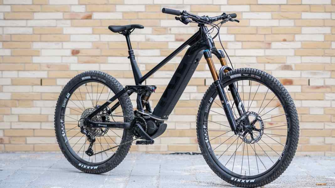 New engine, big front wheel: The Husqvarna MC