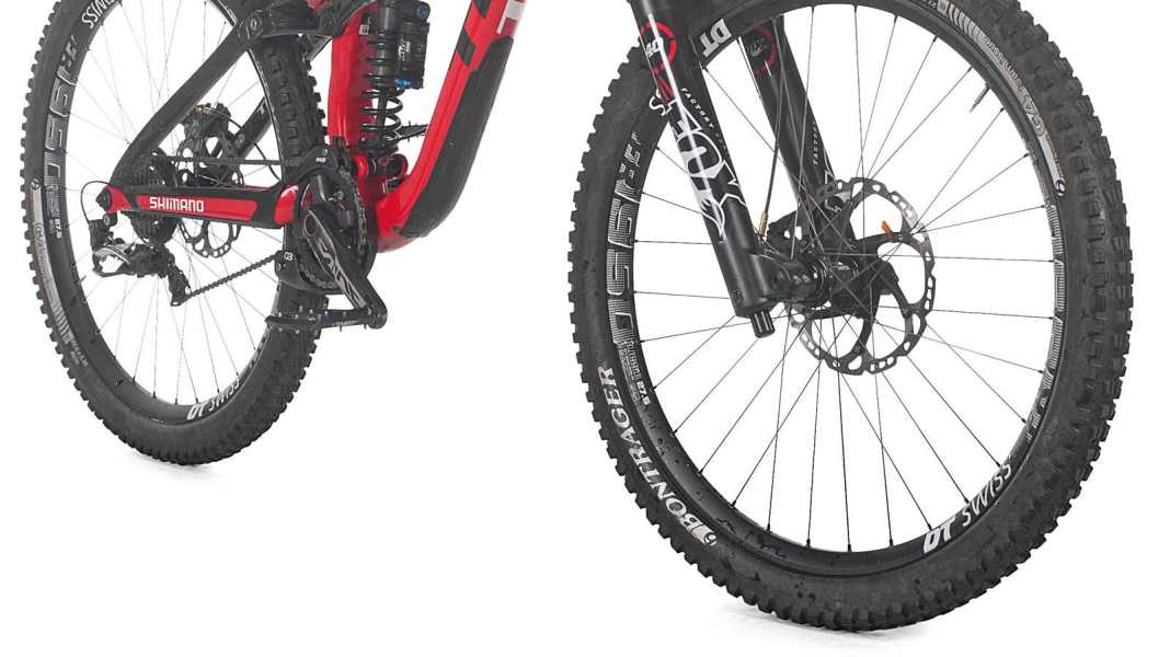 Trek Session 9.9 DH on test